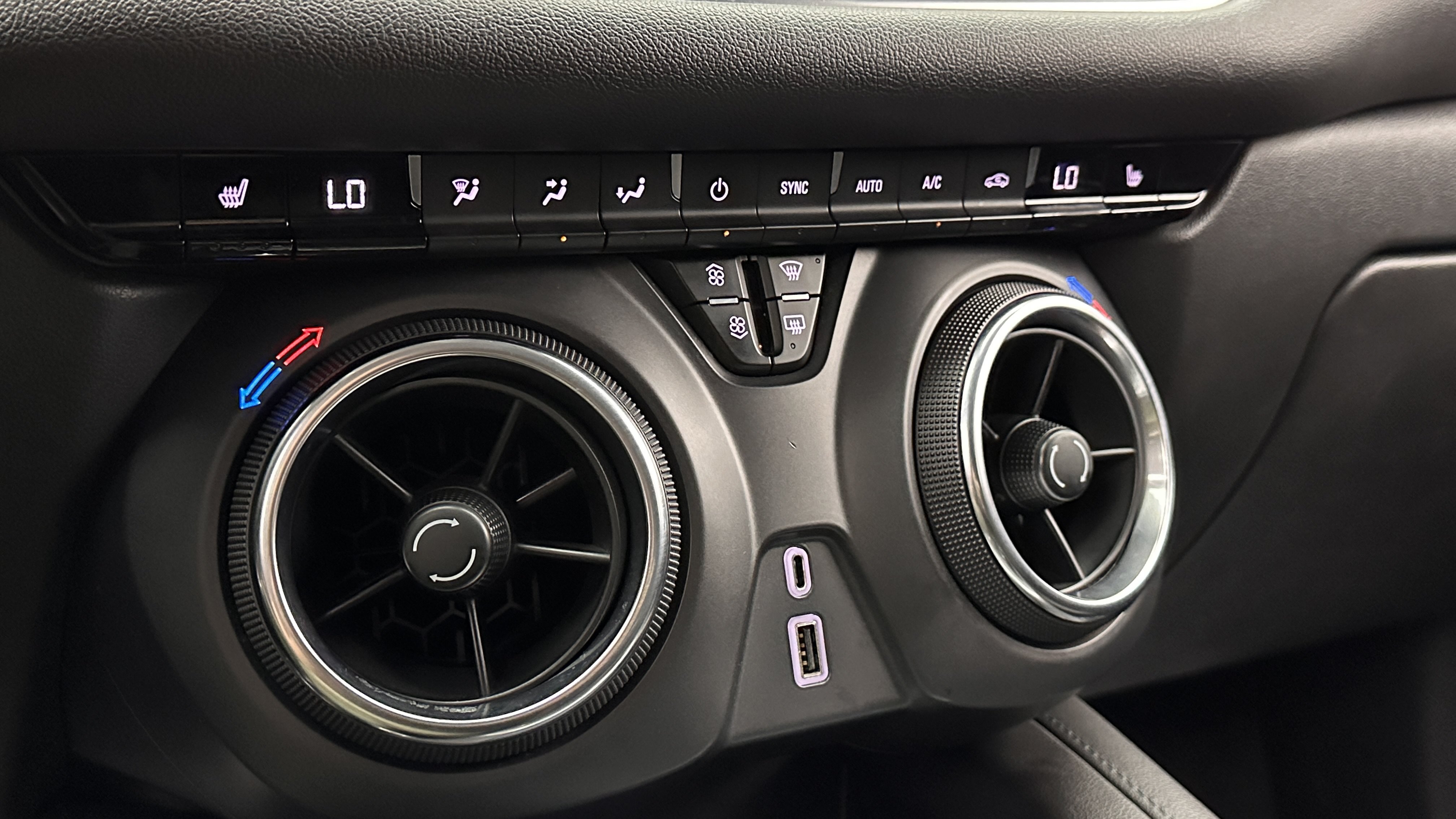 Used 2021 Chevrolet Blazer LT FWD image 18