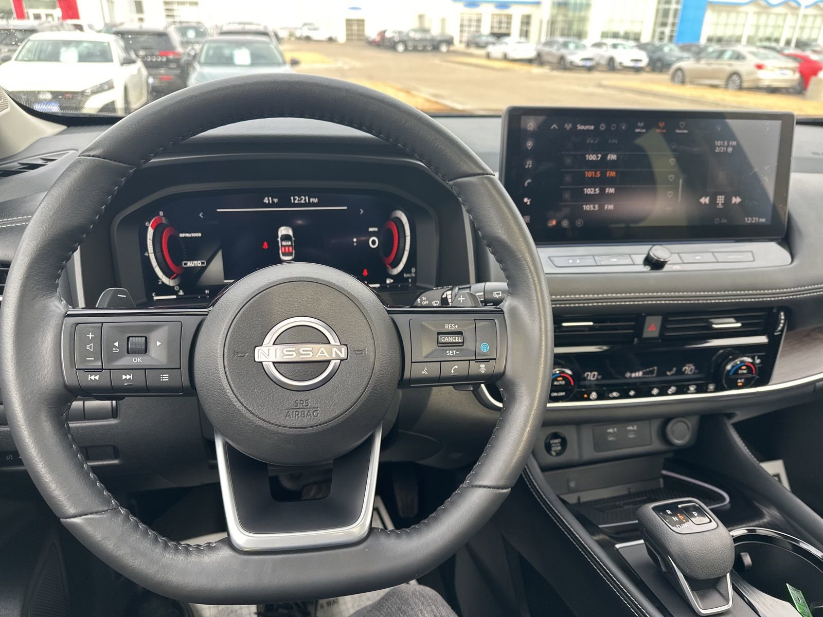 Used 2024 Nissan Rogue Platinum image 39