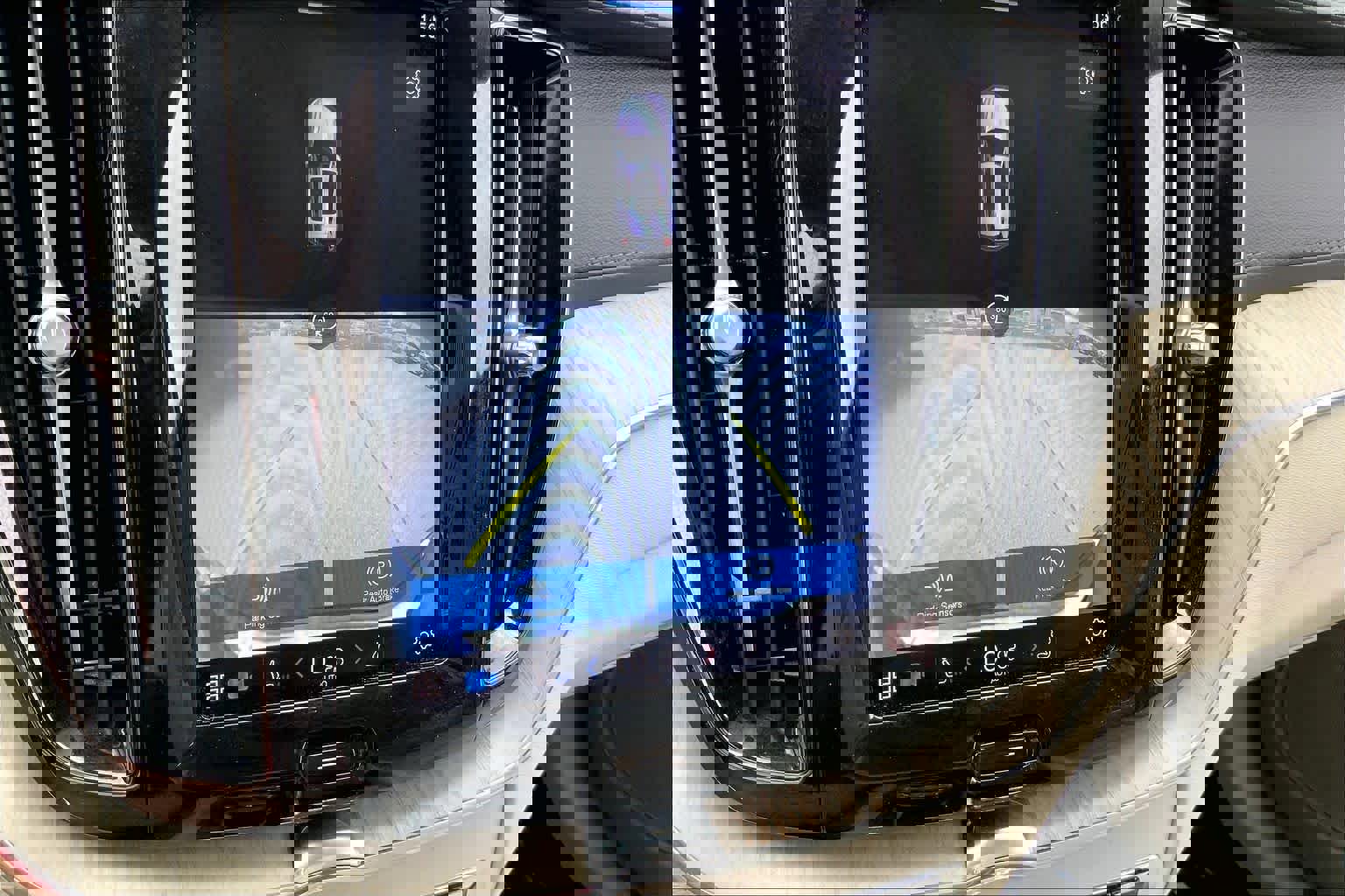 Used 2022 Volvo XC60 B5 Inscription w/ Advanced Package image 27