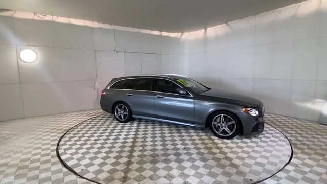 Used 2017 Mercedes-Benz E 400 4MATIC Wagon image 4
