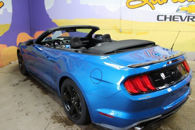 Used 2021 Ford Mustang Convertible image 5
