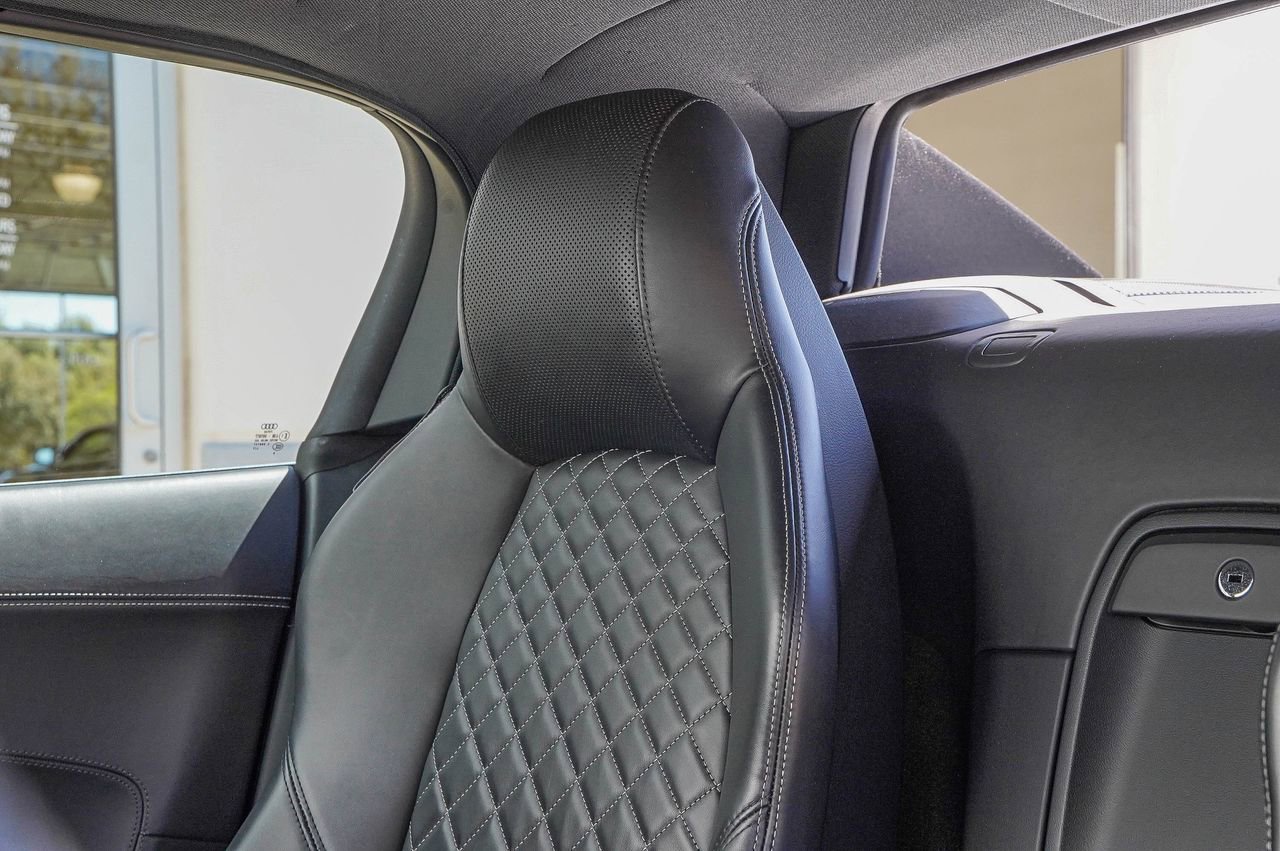 Used 2021 Audi R8 V10 w/ Premium Package image 25