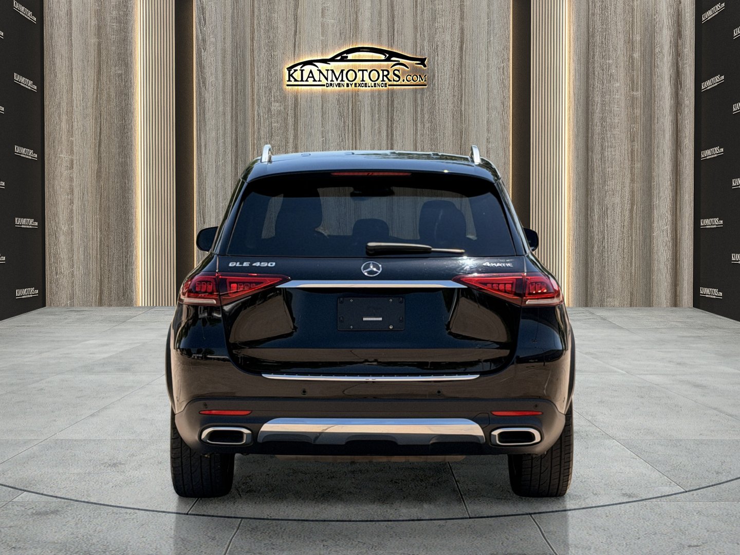 Used 2023 Mercedes-Benz GLE 450 4MATIC w/ Premium Package image 9
