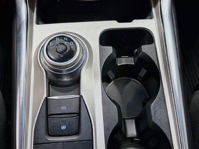 Used 2023 Ford Explorer Platinum w/ Technology Package AWD/4WD image 15