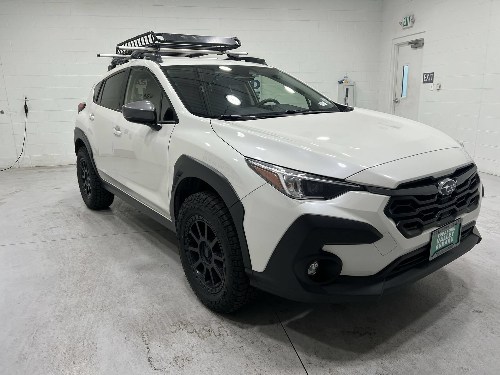 Used 2024 Subaru Crosstrek 2.0i Premium w/ Crosstrek Mirror Package AWD/4WD image 2