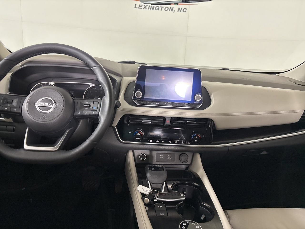 Used 2023 Nissan Rogue SL AWD/4WD image 22