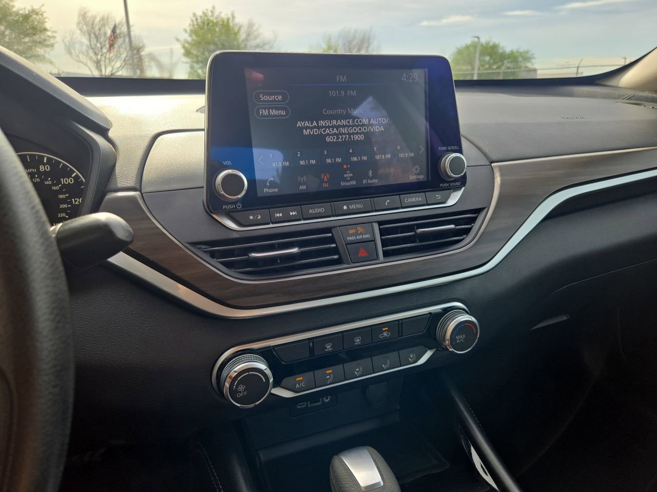 Used 2023 Nissan Altima 2.5 SV FWD image 12