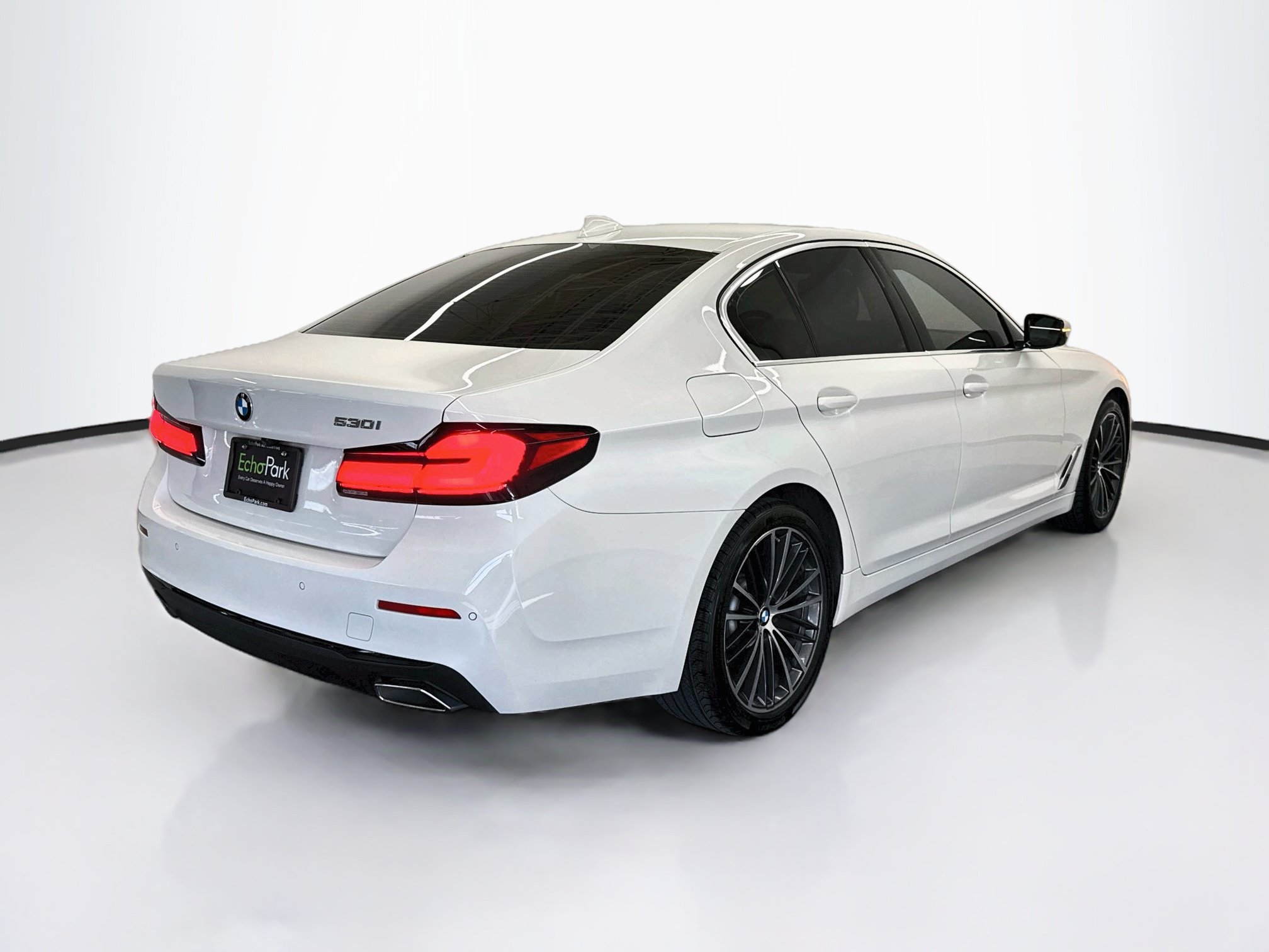 Used 2022 BMW 530i w/ Convenience Package RWD image 9