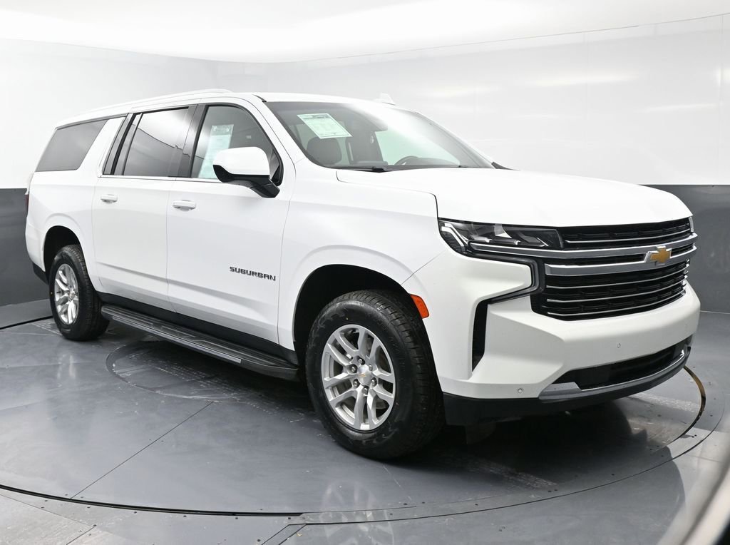 Used 2023 Chevrolet Suburban LT image 3