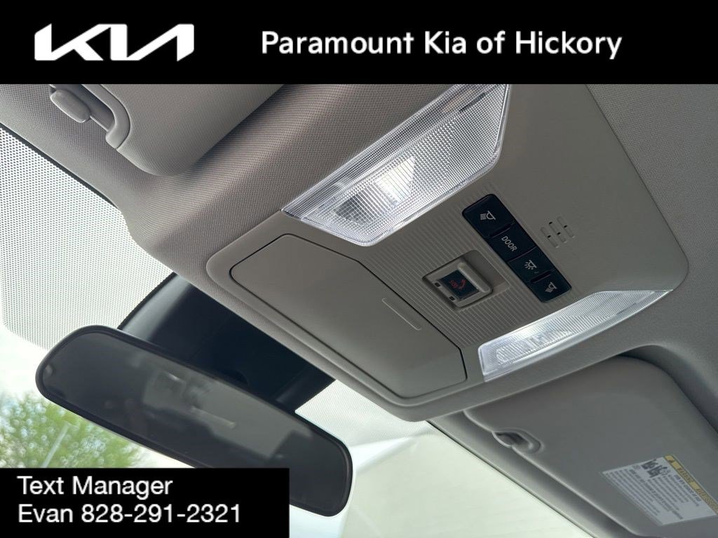 Used 2020 Toyota RAV4 LE image 28