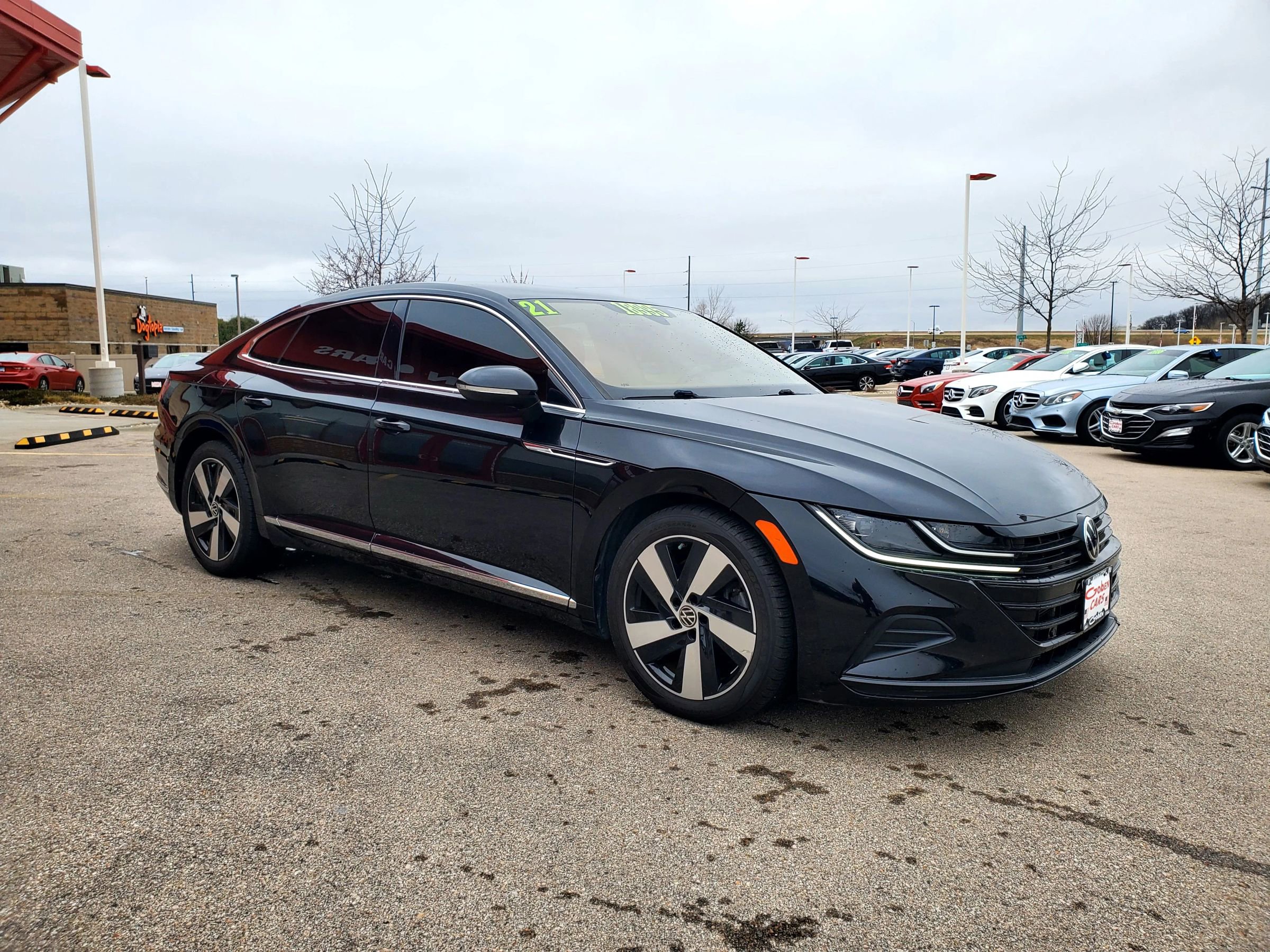 Used 2021 Volkswagen Arteon SE FWD image 3