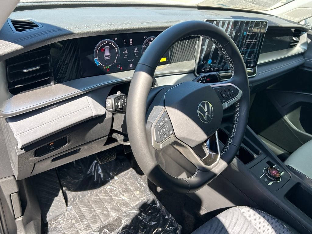 New 2026 Volkswagen Tiguan SE FWD image 24