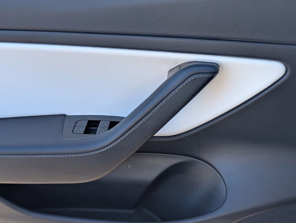 Used 2018 Tesla Model 3 Long Range image 23