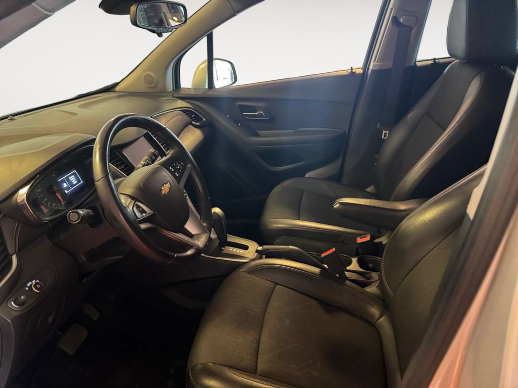 Used 2022 Chevrolet Trax LT w/ Driver Confidence Package AWD/4WD image 9