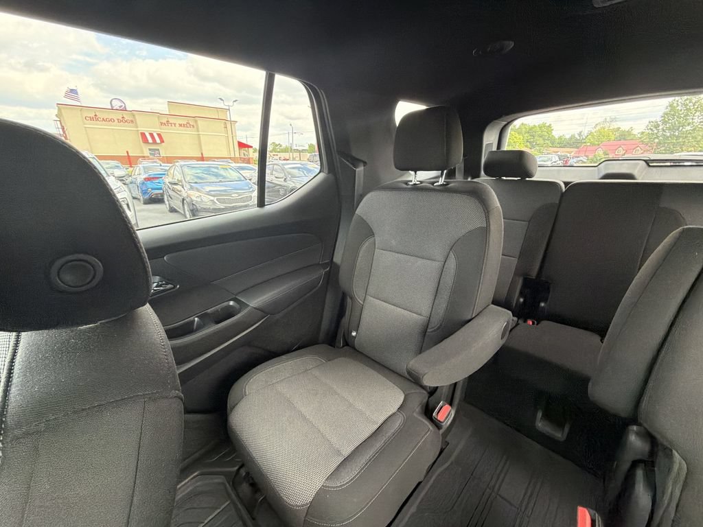 Used 2023 Chevrolet Traverse LT FWD image 12