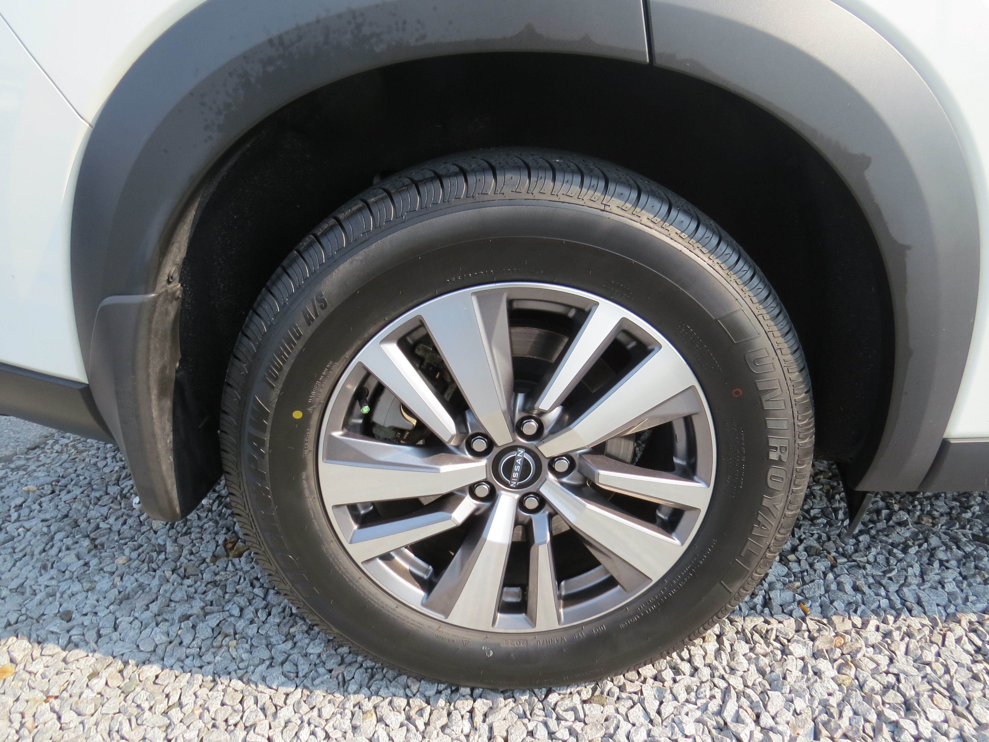 Used 2023 Nissan Pathfinder SL AWD/4WD image 12