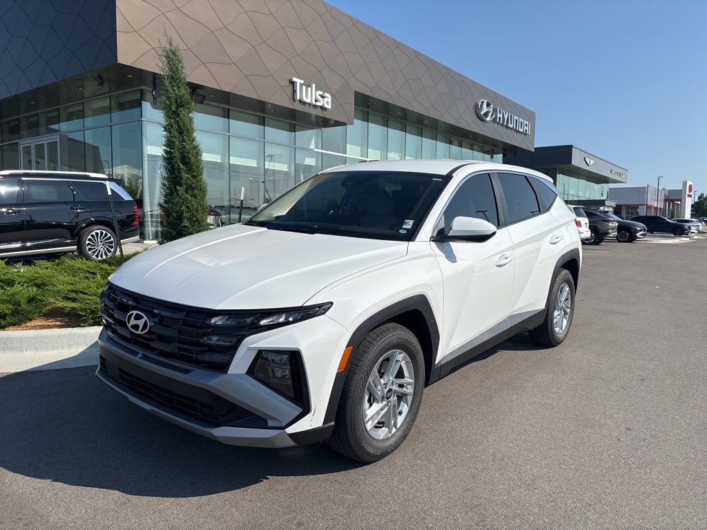 New 2026 Hyundai Tucson SE image 1