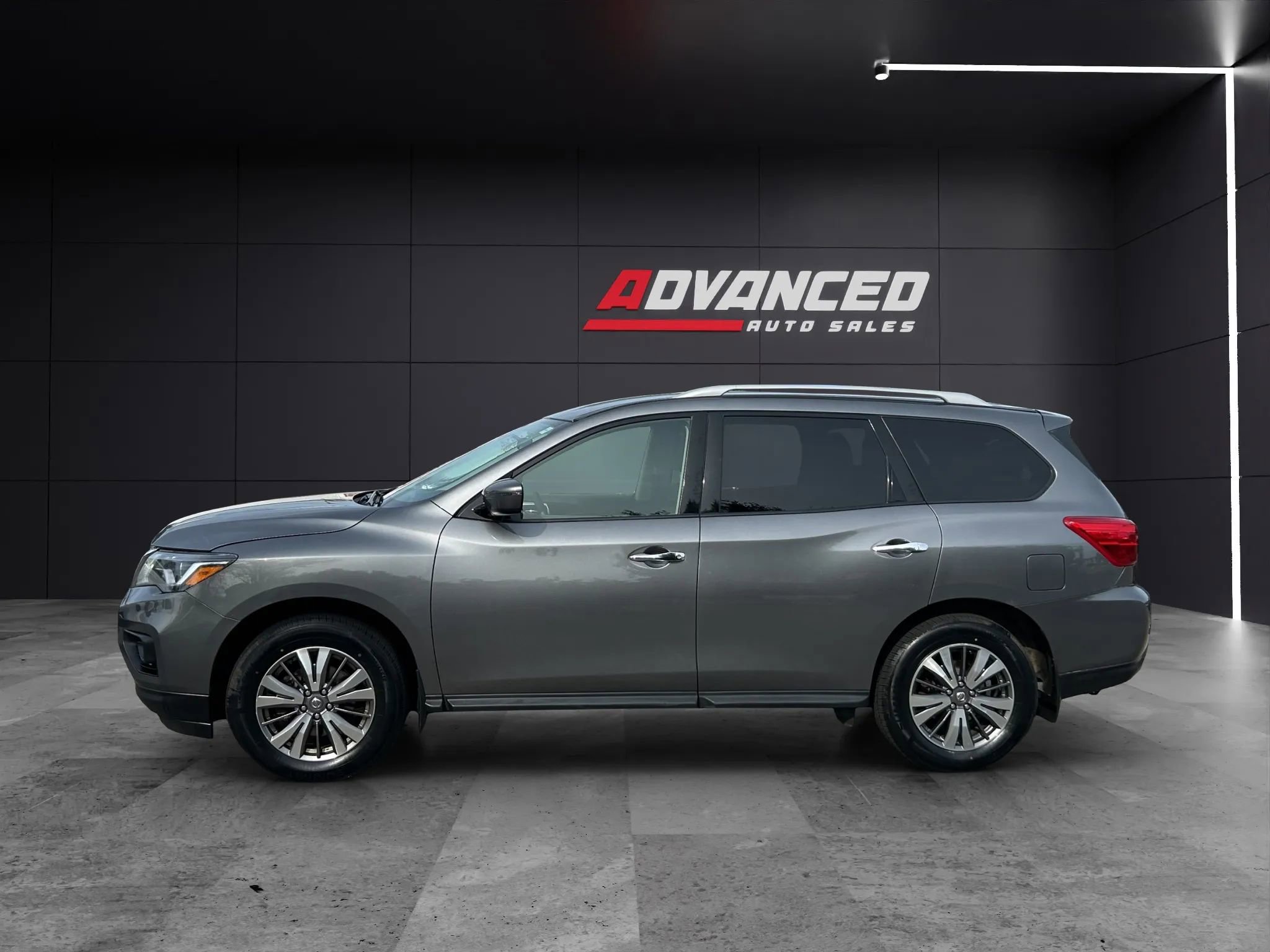 Used 2020 Nissan Pathfinder S image 6
