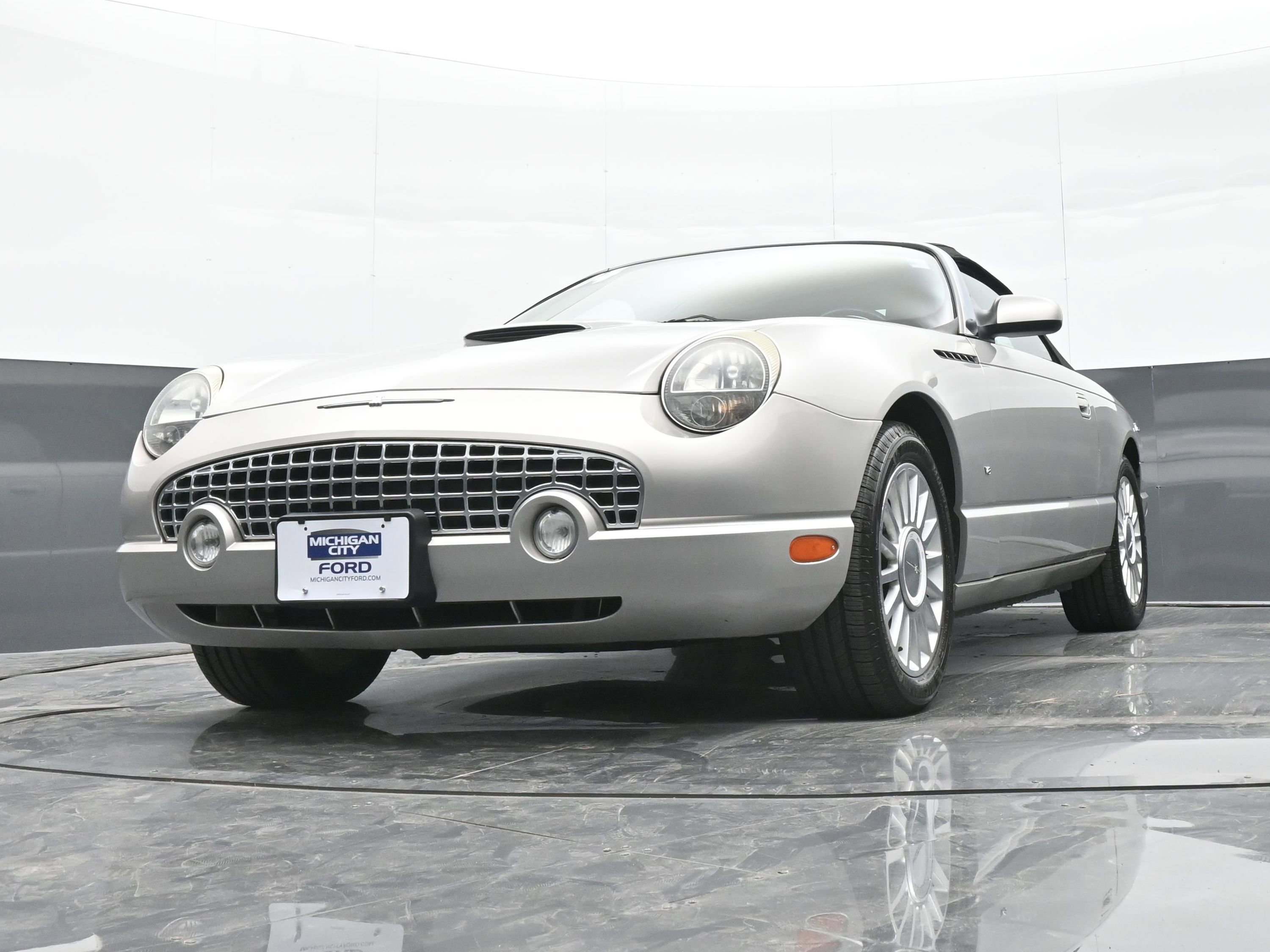 Used 2004 Ford Thunderbird Base image 30