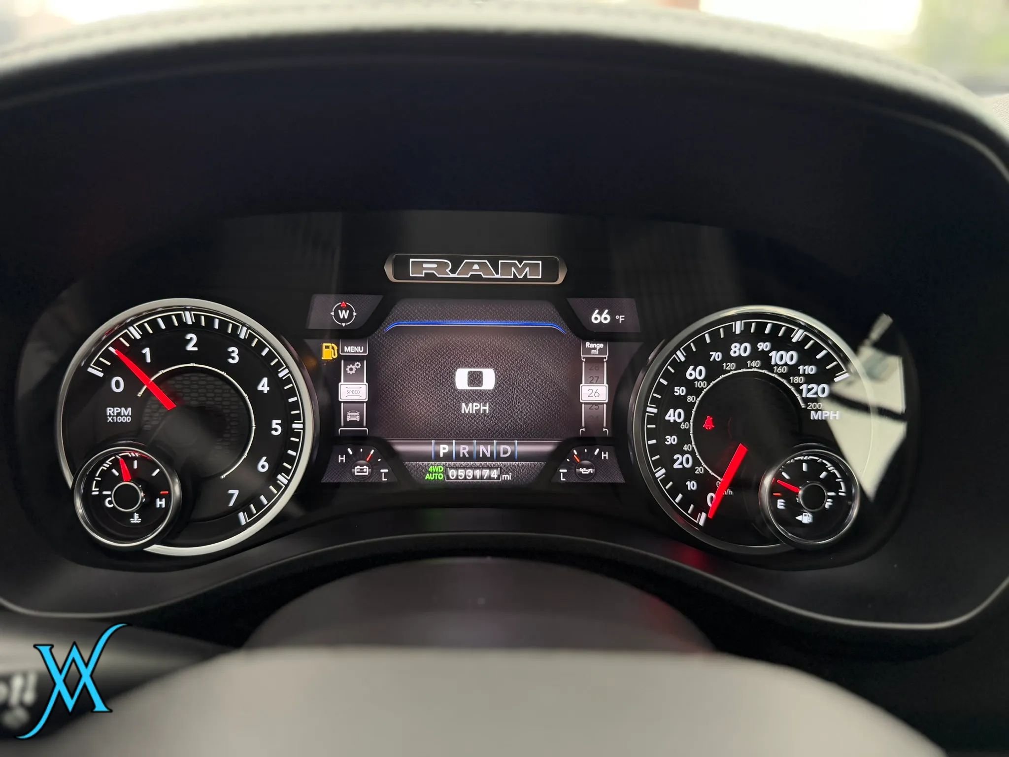 Used 2024 RAM 1500 Laramie AWD/4WD image 34