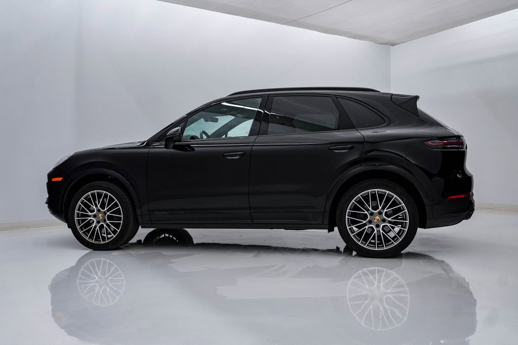 Certified 2023 Porsche Cayenne S Platinum image 2