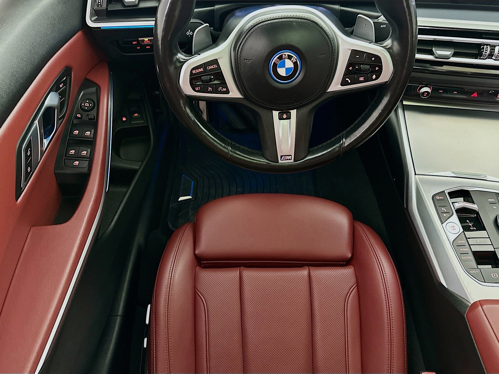 Used 2023 BMW 330e xDrive w/ M Sport Package image 21