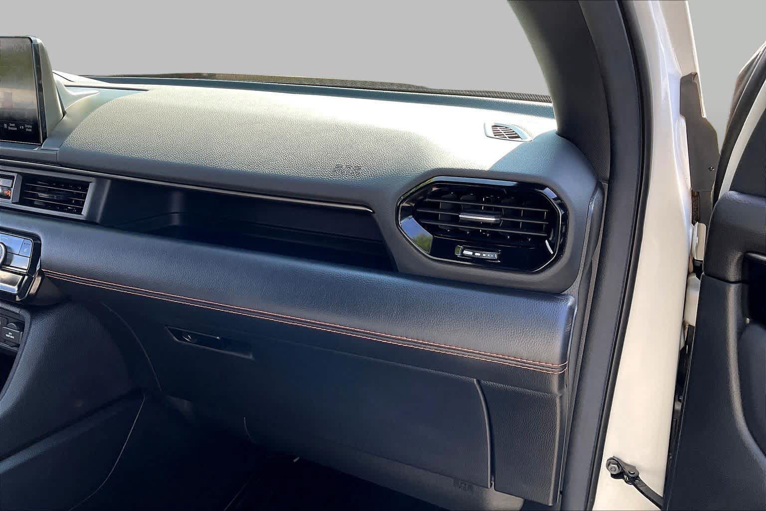Used 2025 Honda Pilot TrailSport image 19