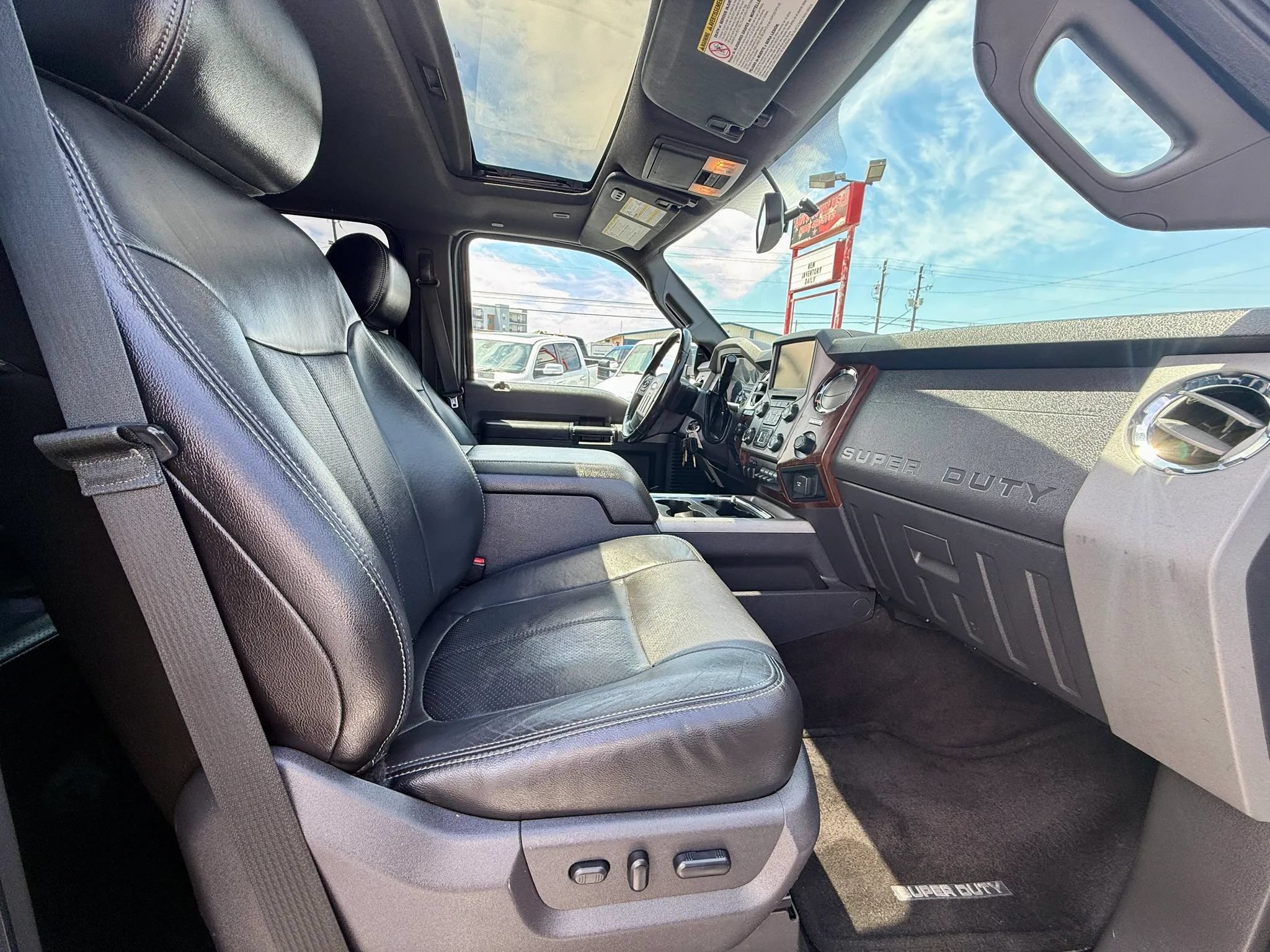 Used 2014 Ford F250 Lariat w/ Lariat Ultimate Package AWD/4WD image 17