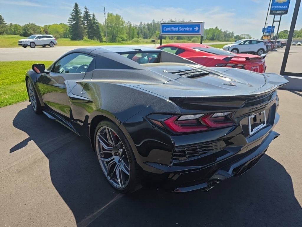 Used 2024 Chevrolet Corvette Z06 RWD image 4