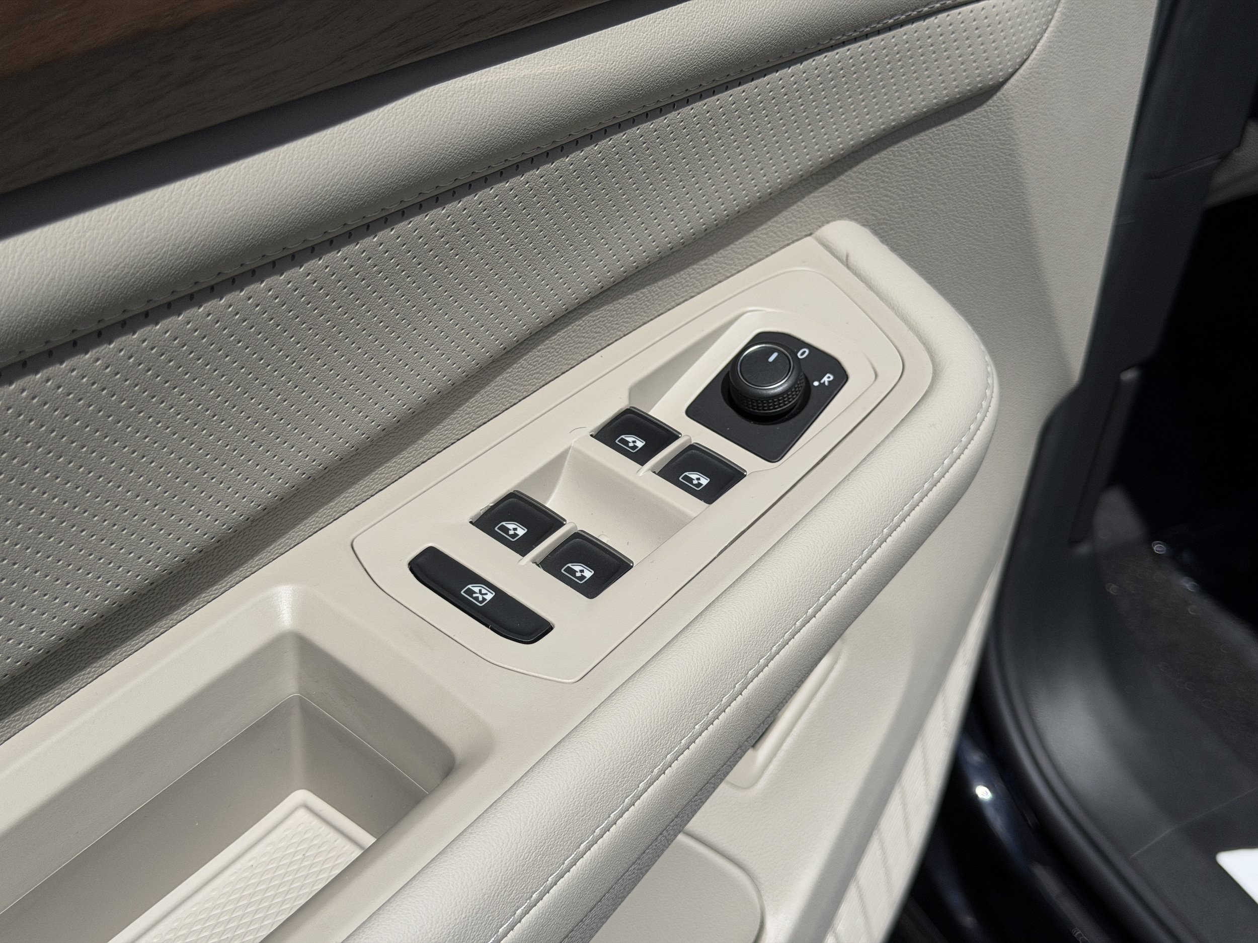 New 2026 Volkswagen Atlas SE FWD image 21
