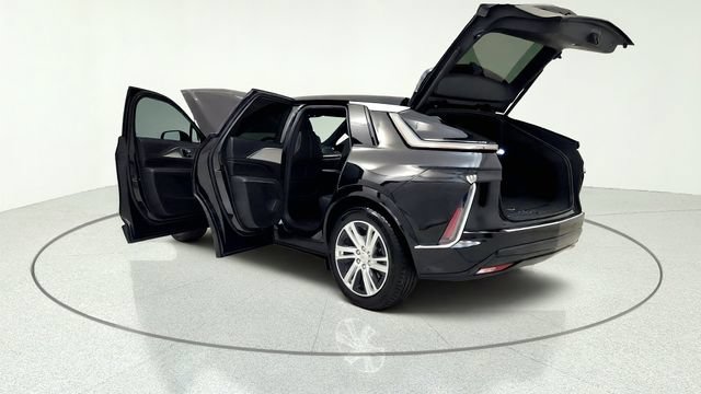 Used 2024 Cadillac Lyriq Tech AWD/4WD image 16