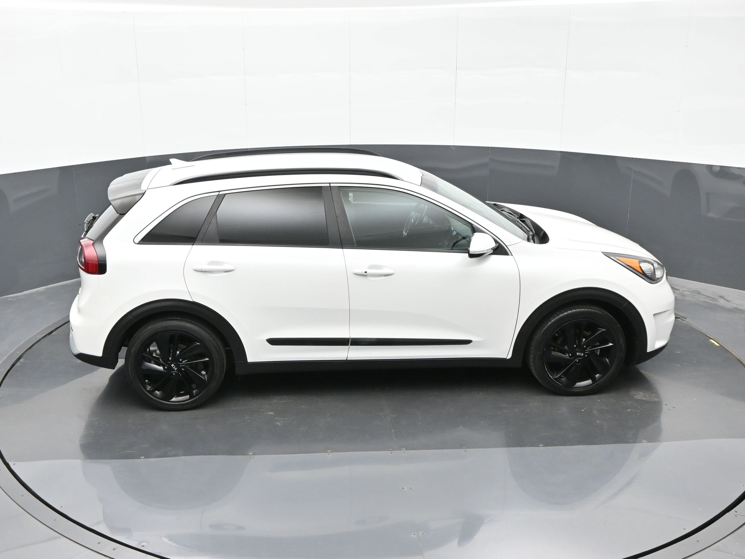 Used 2019 Kia Niro S Touring image 37