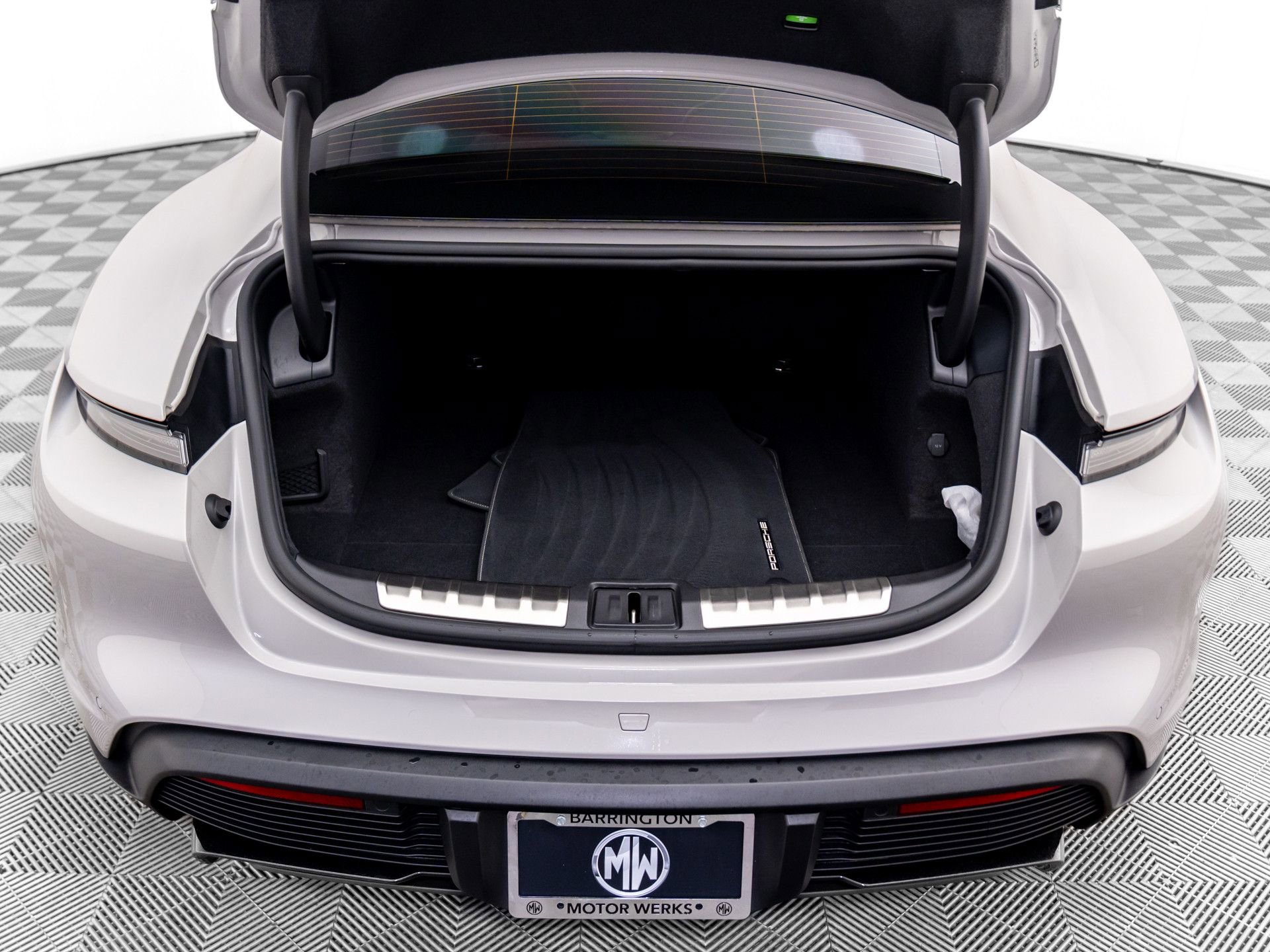 Certified 2024 Porsche Taycan GTS image 32