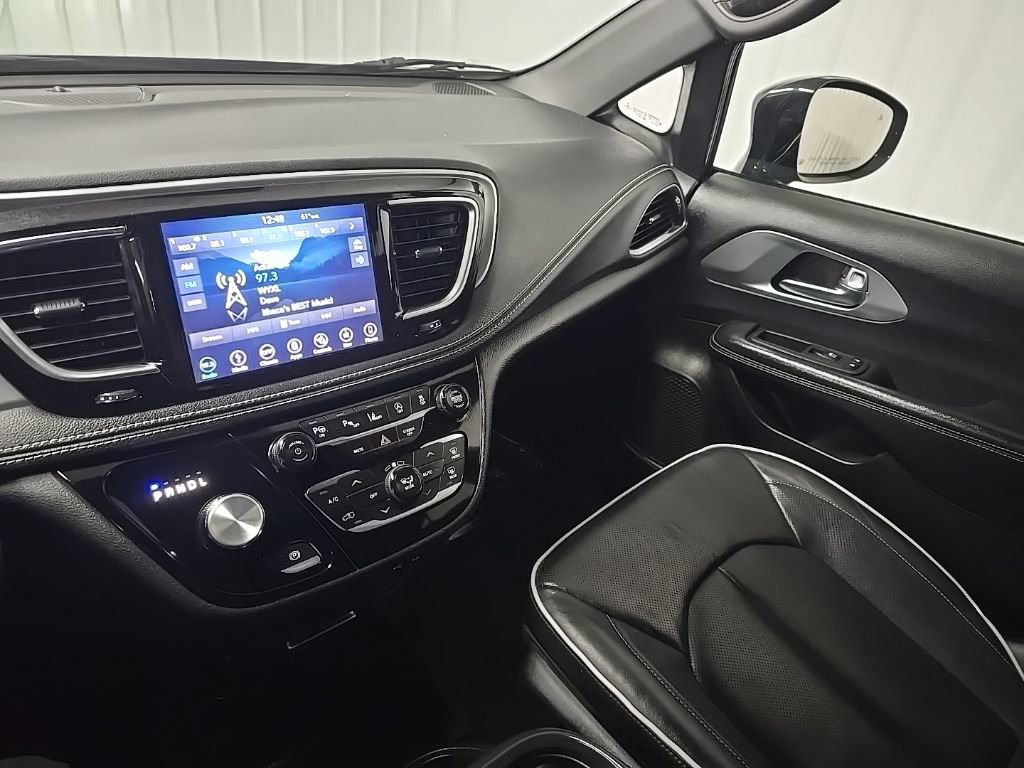 Used 2019 Chrysler Pacifica Limited w/ Advanced Safetytec Group image 26