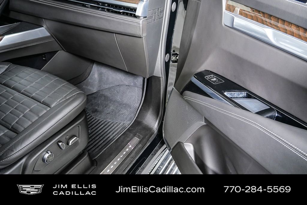 Used 2025 Cadillac Escalade Sport Platinum w/ LPO, ONYX Package image 28
