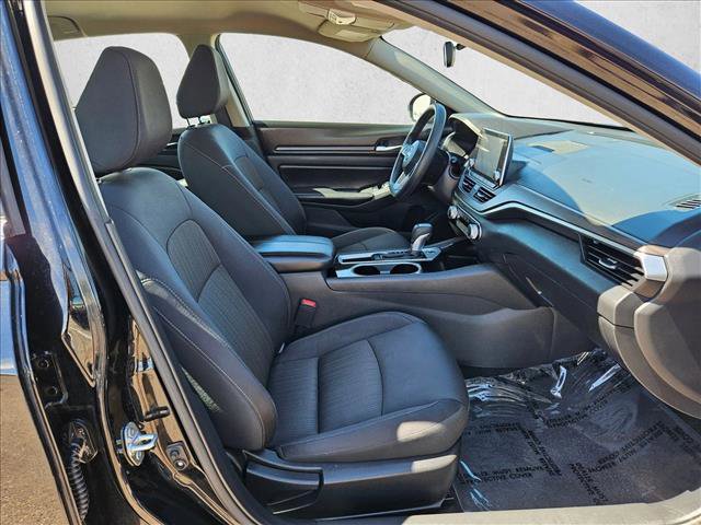 Used 2024 Nissan Altima 2.5 SV FWD image 25