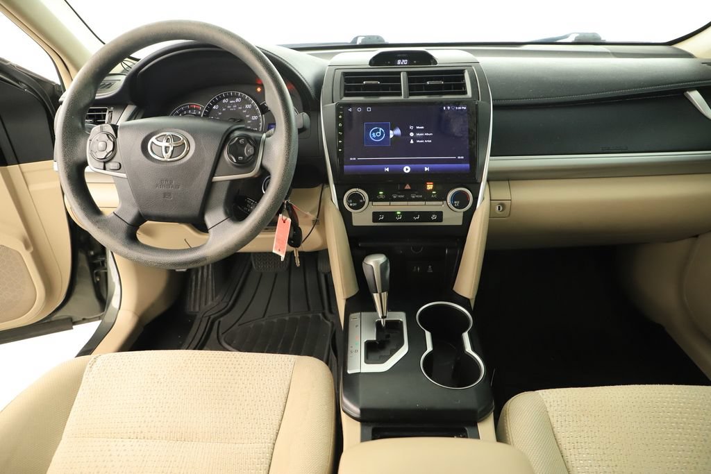 Used 2014 Toyota Camry LE FWD image 18