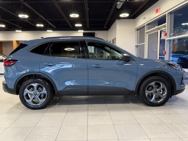 Used 2025 Ford Escape ST-Line w/ Tech Pack #1 AWD/4WD image 15