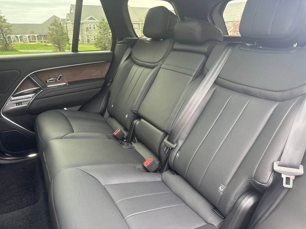 New 2025 Land Rover Range Rover SE image 14