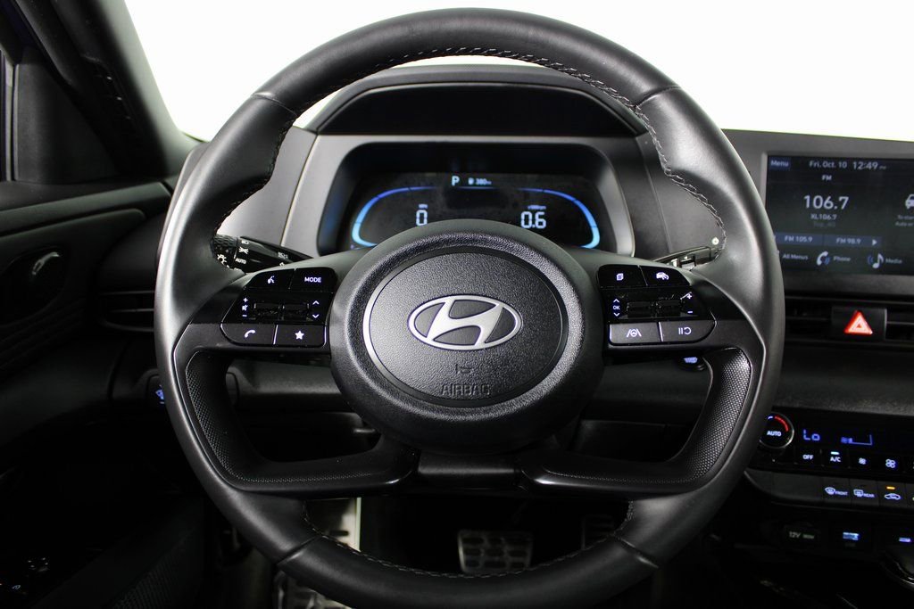 Certified 2025 Hyundai Elantra Sport image 8