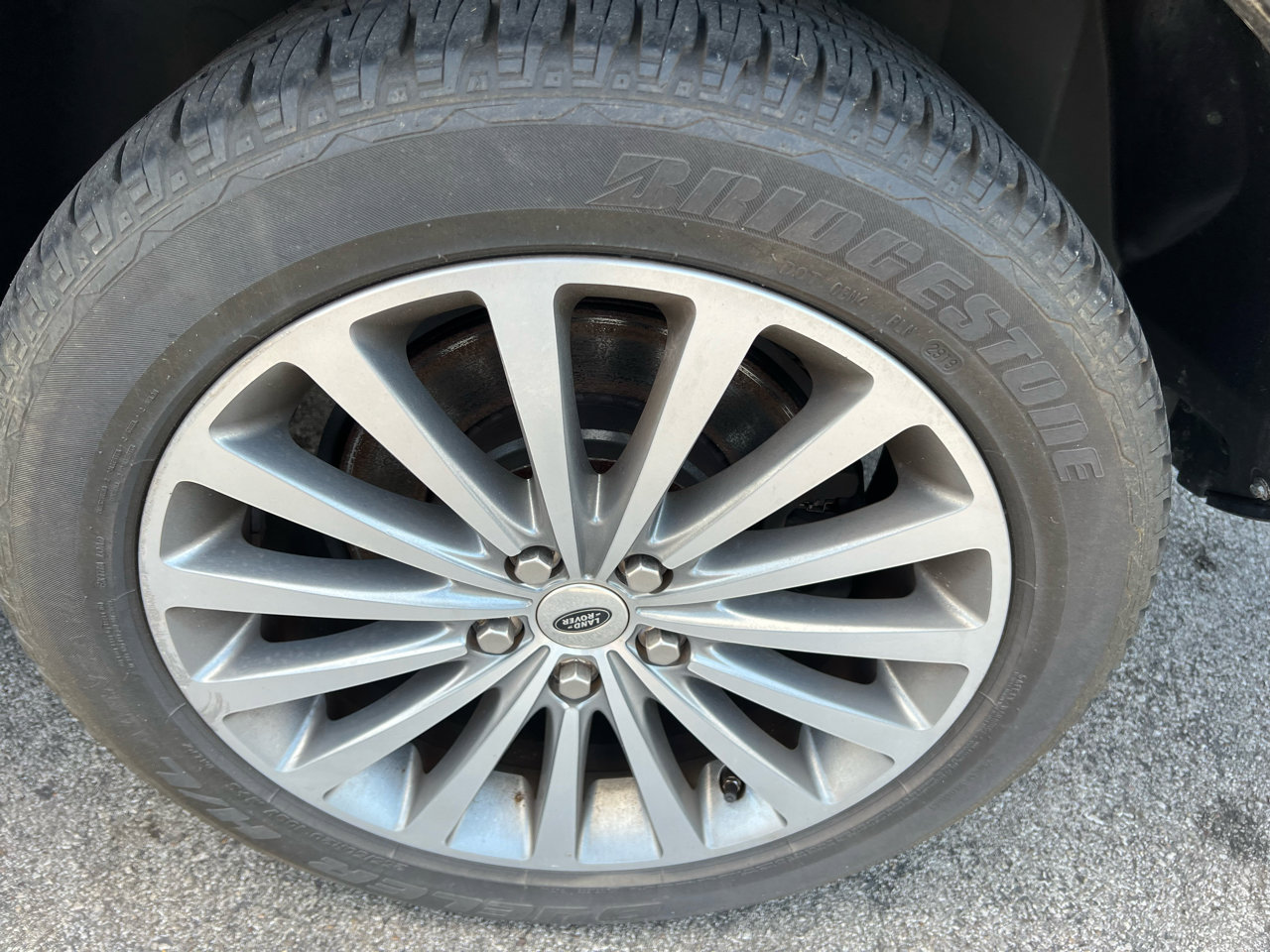 Used 2011 Land Rover Range Rover Supercharged image 3