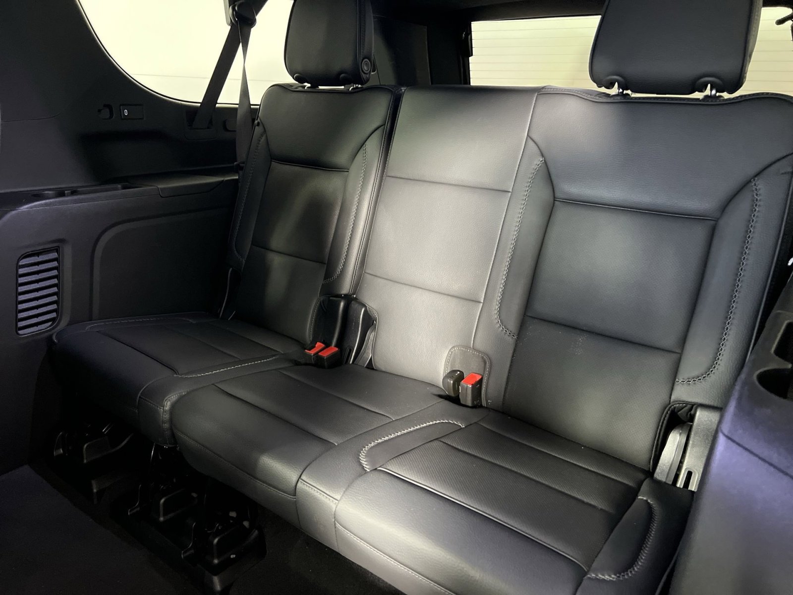 Used 2025 GMC Yukon XL Denali image 25