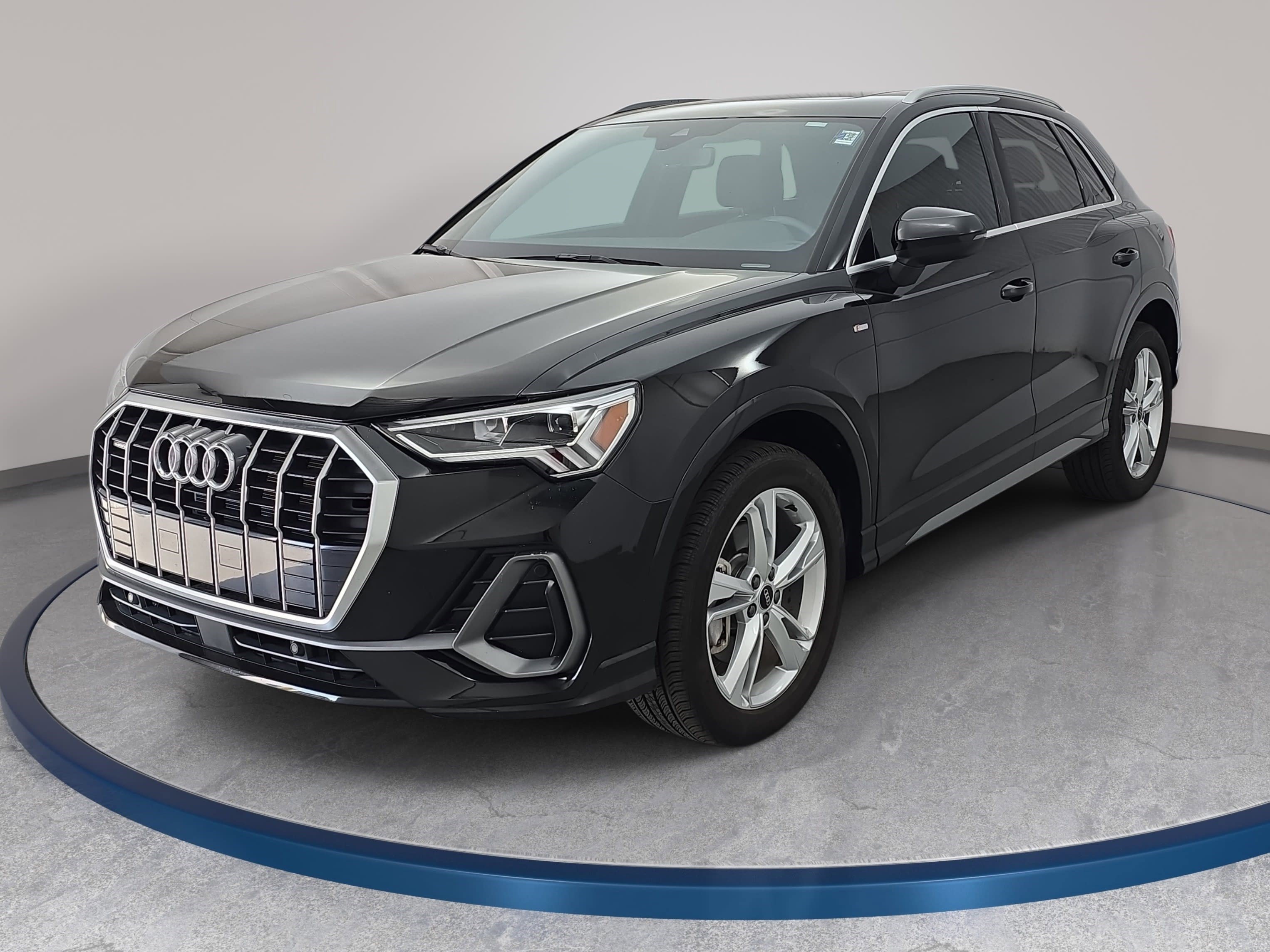 Used 2024 Audi Q3 2.0T Premium w/ Convenience Package image 1