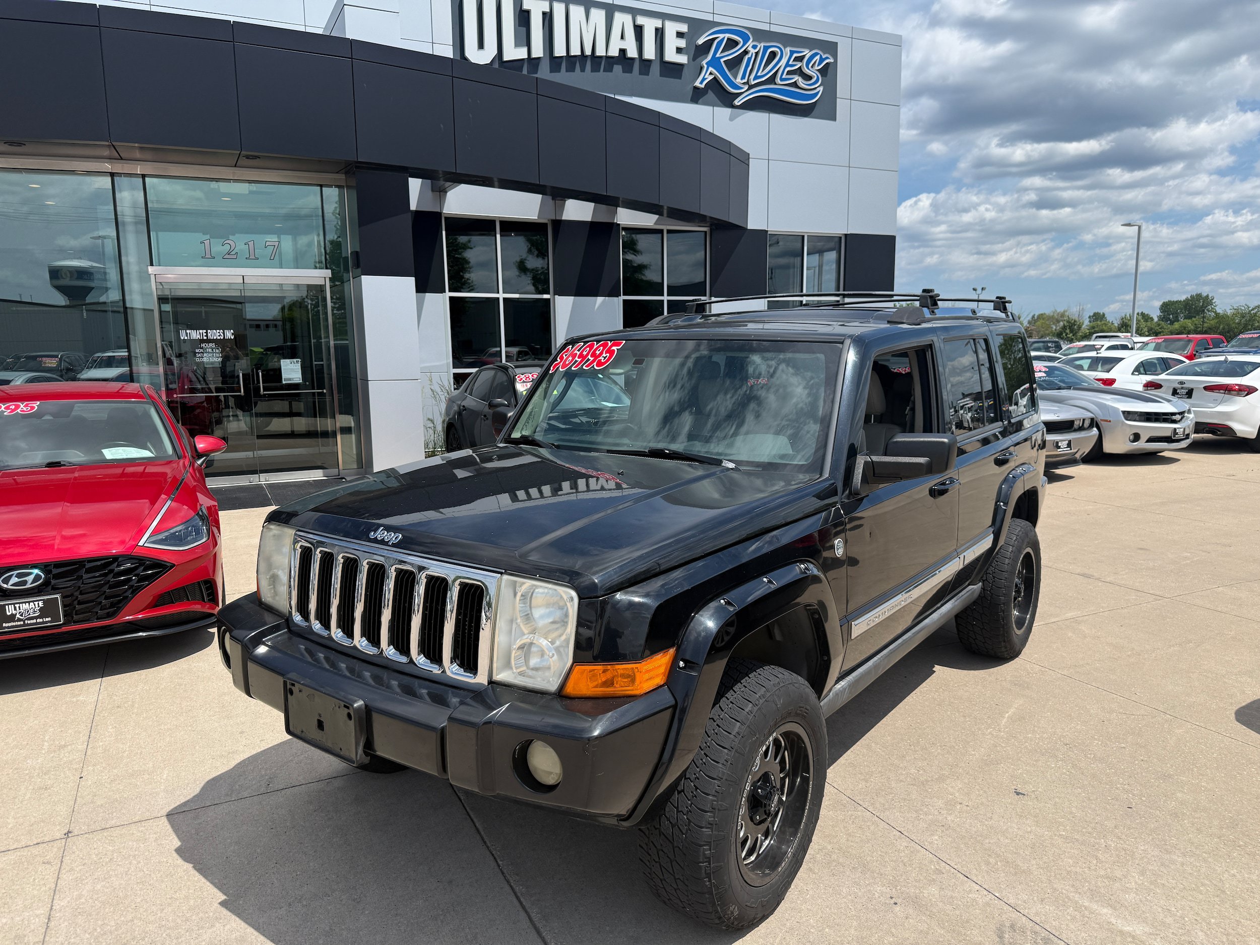 Used 2006 Jeep Commander Limited w/ Trailer Tow Group IV AWD/4WD image 1