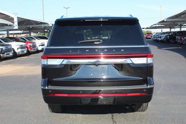 Used 2024 Lincoln Navigator L Reserve image 4