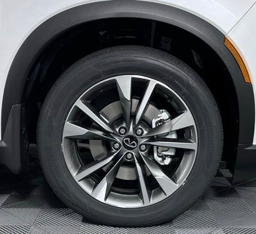 Certified 2026 INFINITI QX60 Pure w/ Cargo Package FWD image 9
