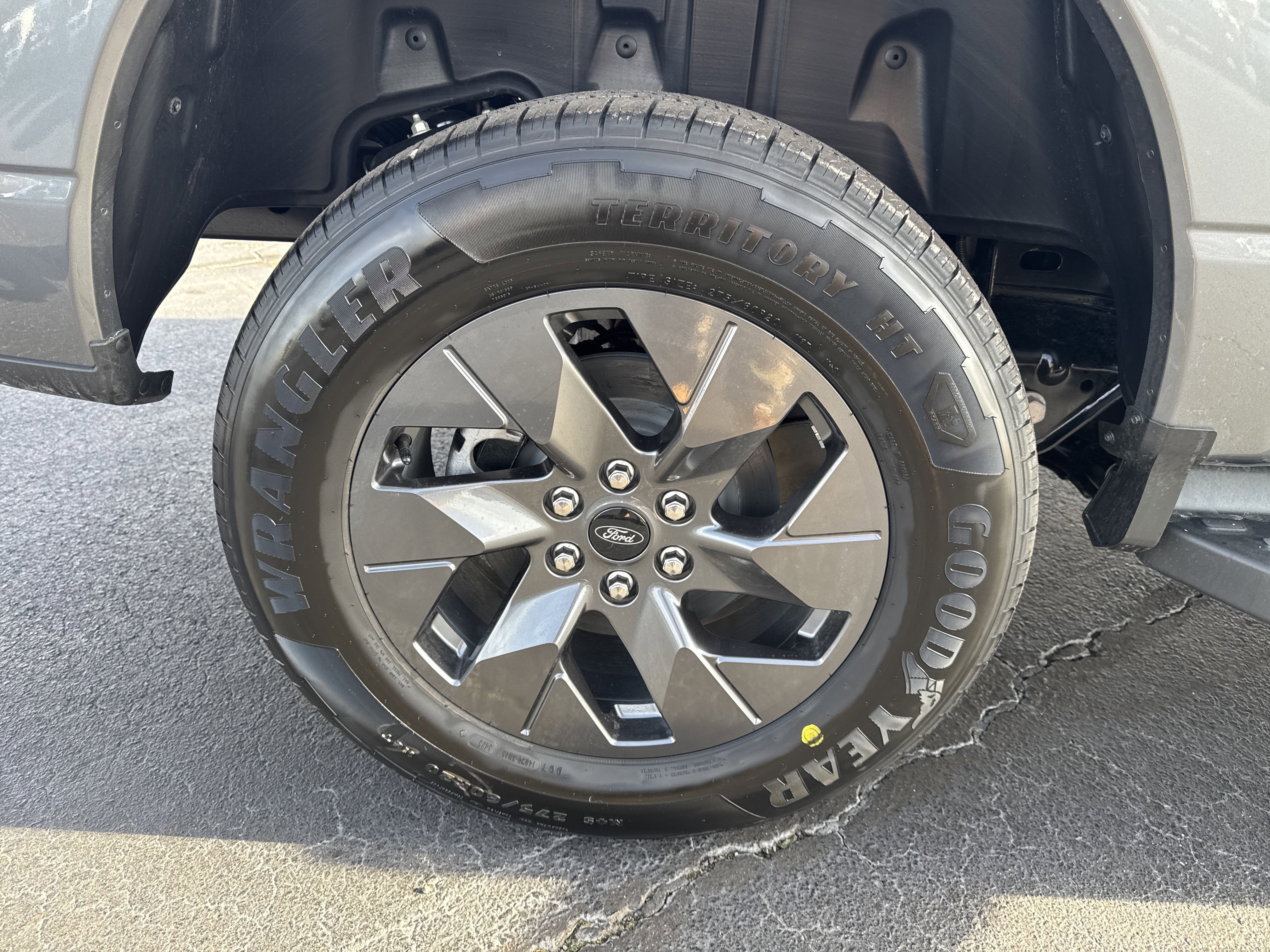 New 2025 Ford F150 Lightning Lariat image 17