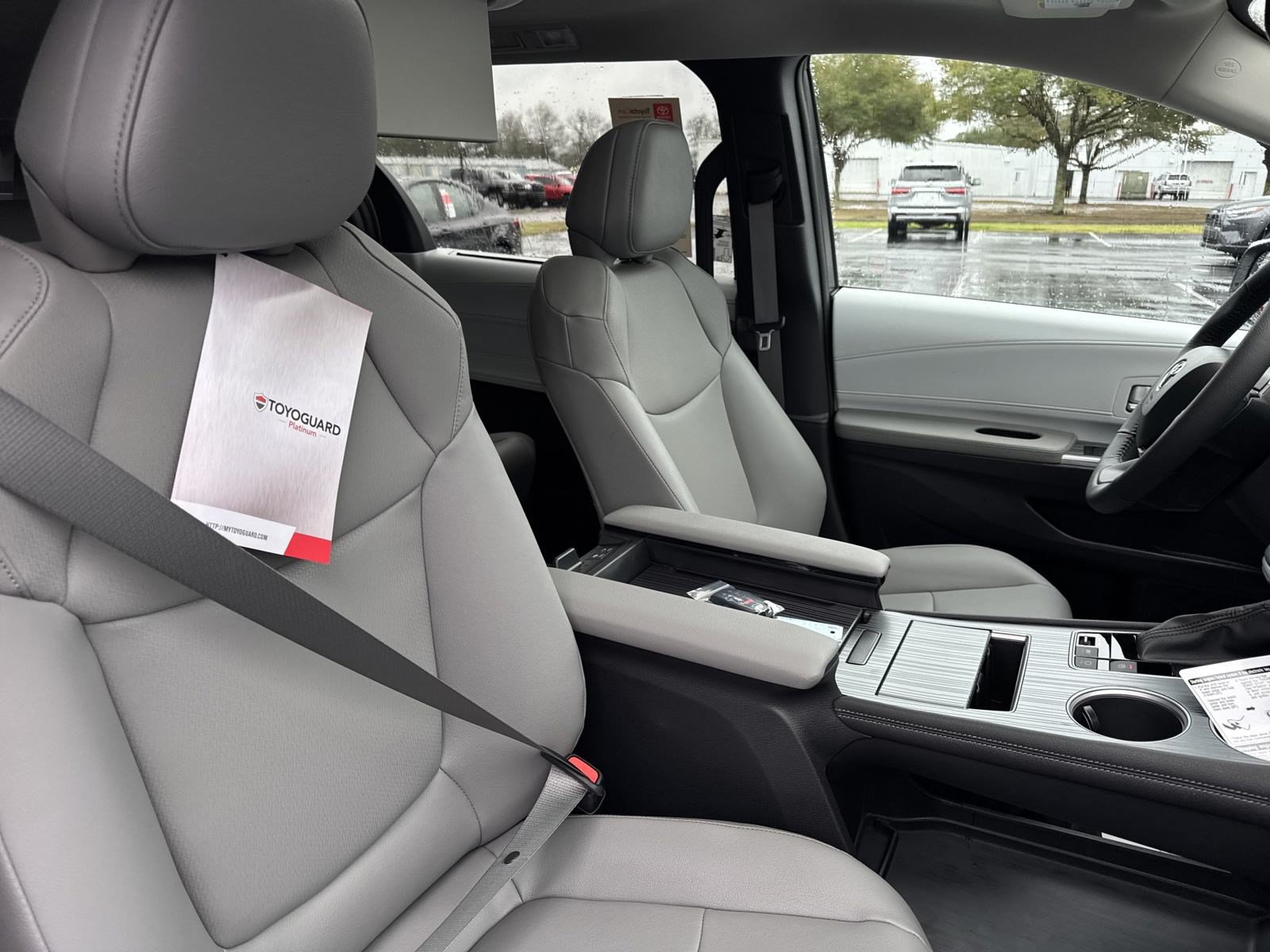 New 2025 Toyota Sienna XLE w/ XLE Plus Package FWD image 37