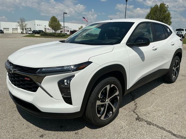 New 2026 Chevrolet Trax RS w/ Driver Confidence Package FWD image 3