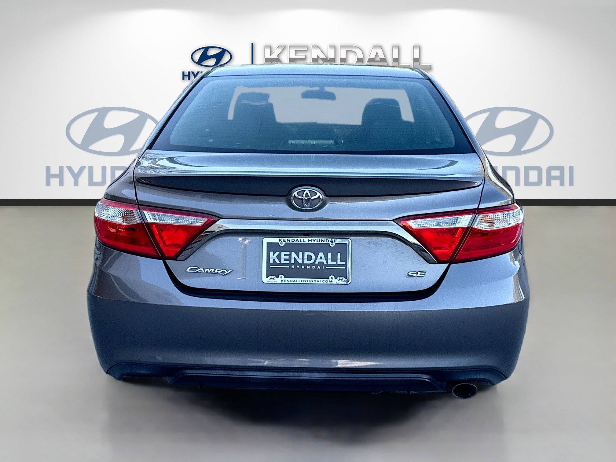 Used 2017 Toyota Camry SE image 5